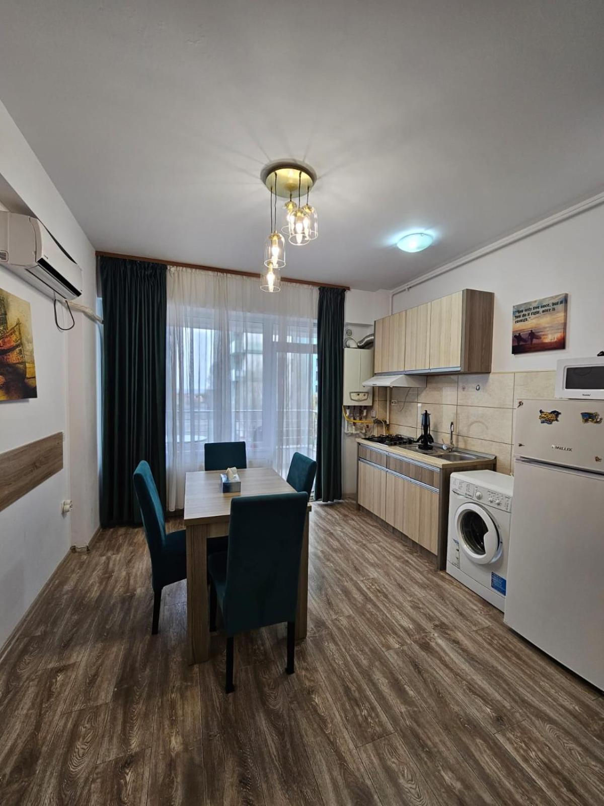 Monaco Summerland Apartment *