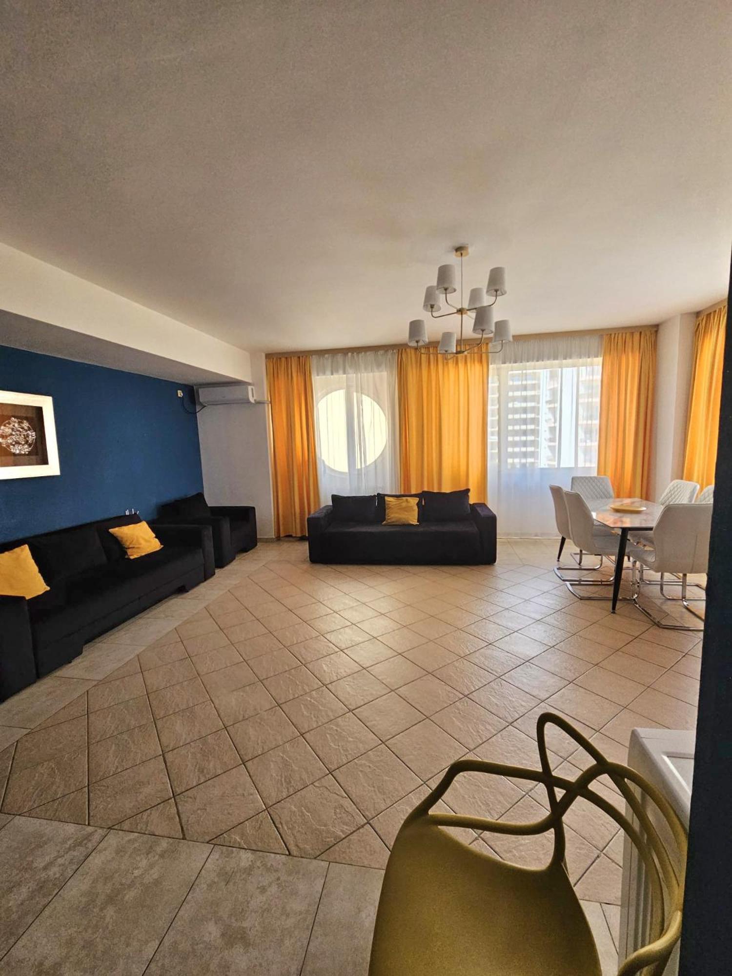 Apartment Monaco Summerland