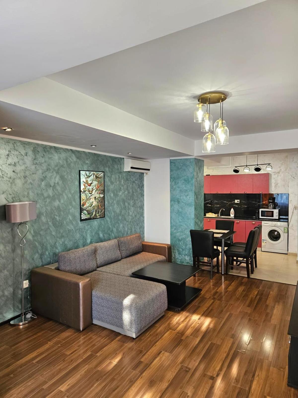 Monaco Summerland Apartment *